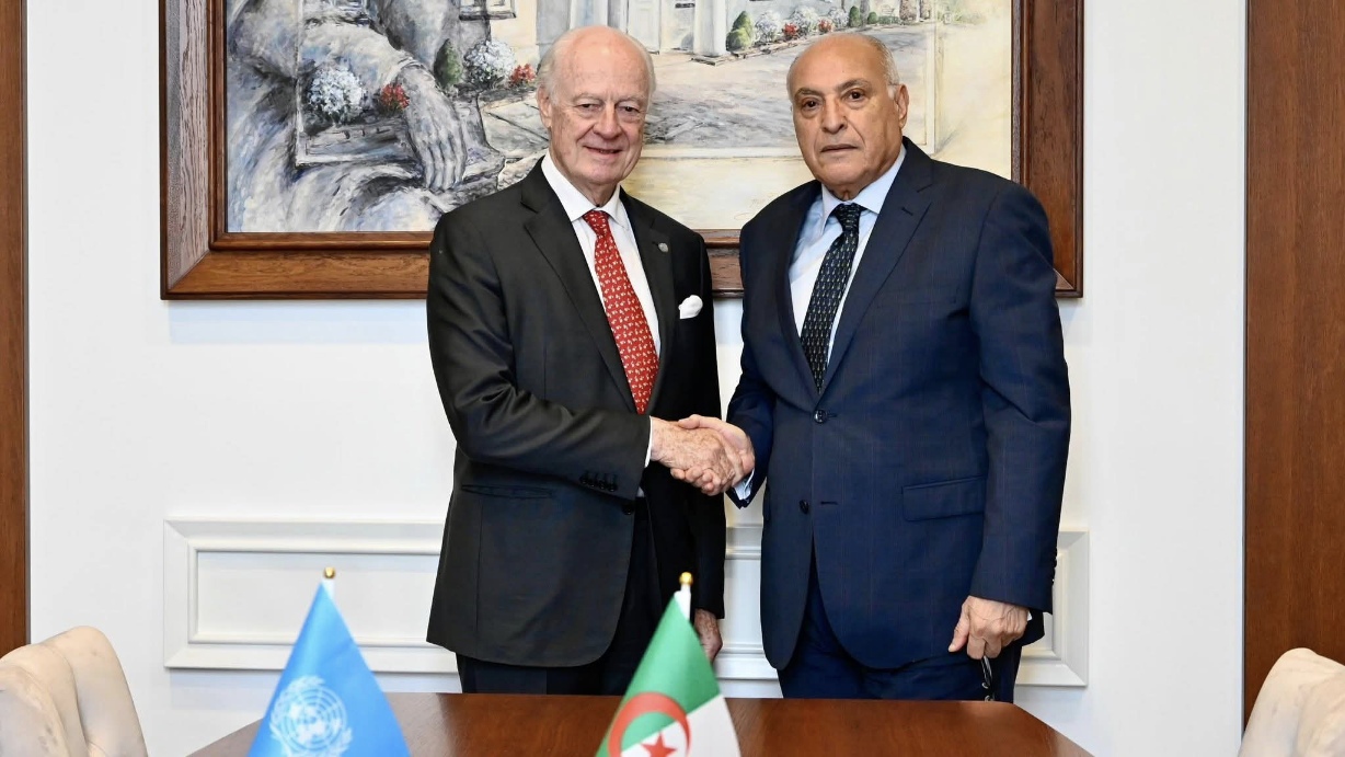 Renforcement de l’axe Alger-Washington : Ahmed Attaf s’entretient avec le conseiller de Trump pour l’Afrique