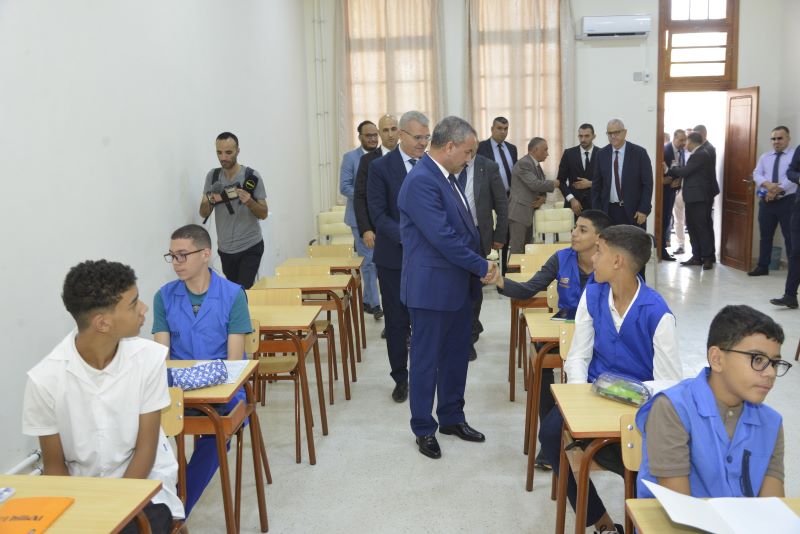 Le ministre de l’Éducation : Des élèves se sont présentés à l’administration de leurs établissements avec des « substances hallucinogènes »
